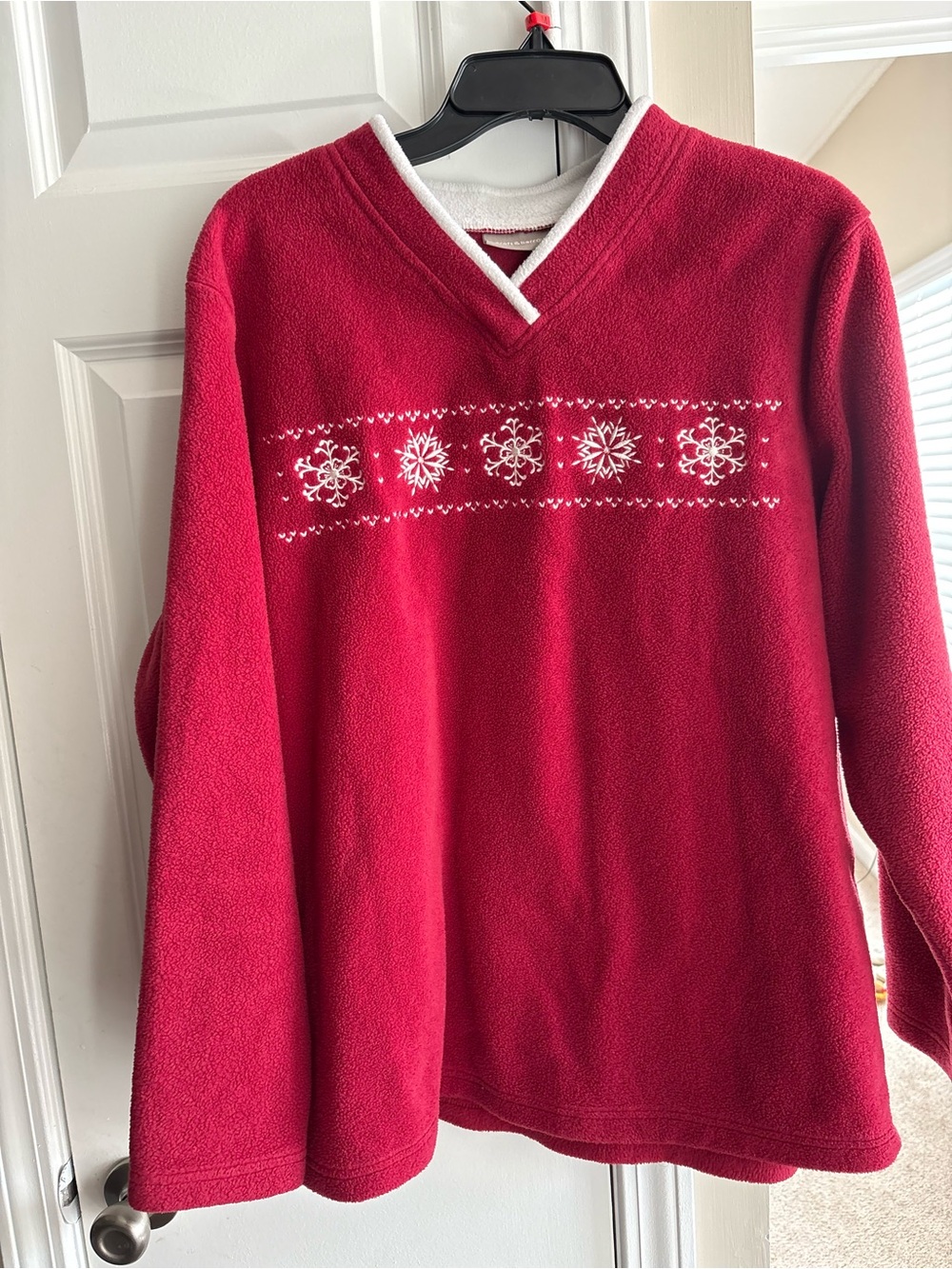 croft & barrow Red V-Neck Snowflake Fleece Pullover